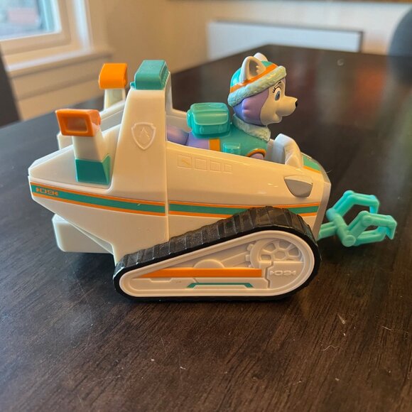 Paw Patrol Everest’s Rescue Snowmobile Snow Plow Vehicle with Everest Figure HTF - Picture 4 of 10